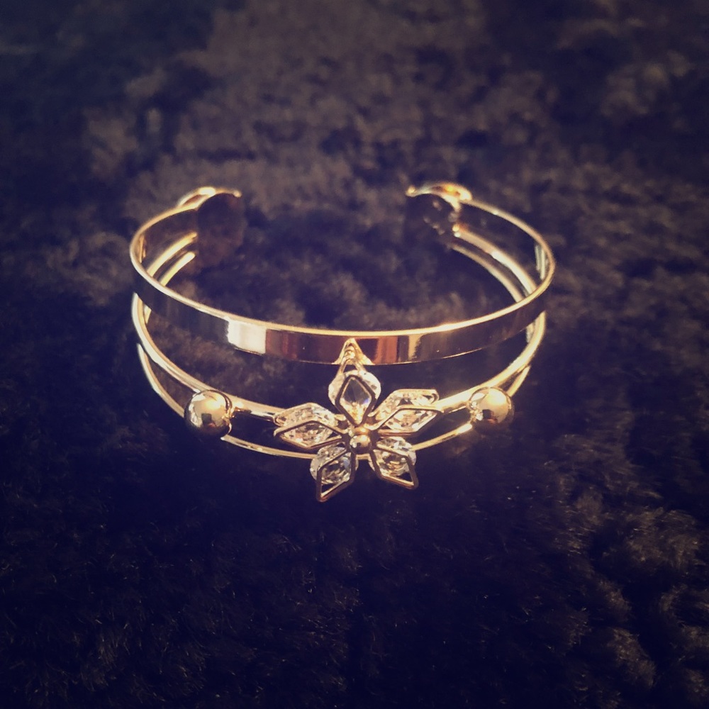 The Golden Star Bracelet